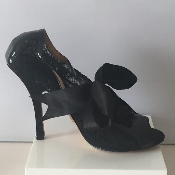 Badgley Mischka Black Satin & Lace Heels - Picture 3 of 7